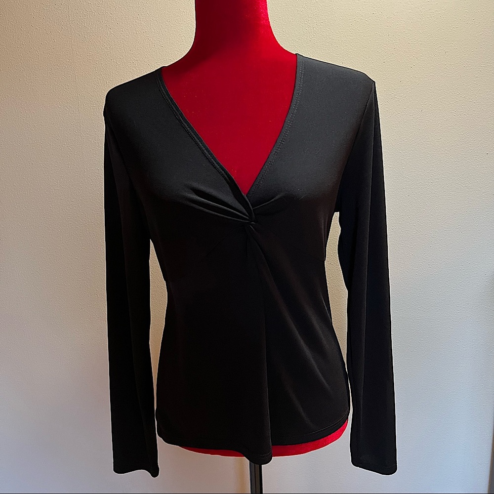 Sunny Leigh knotted front long sleeve top